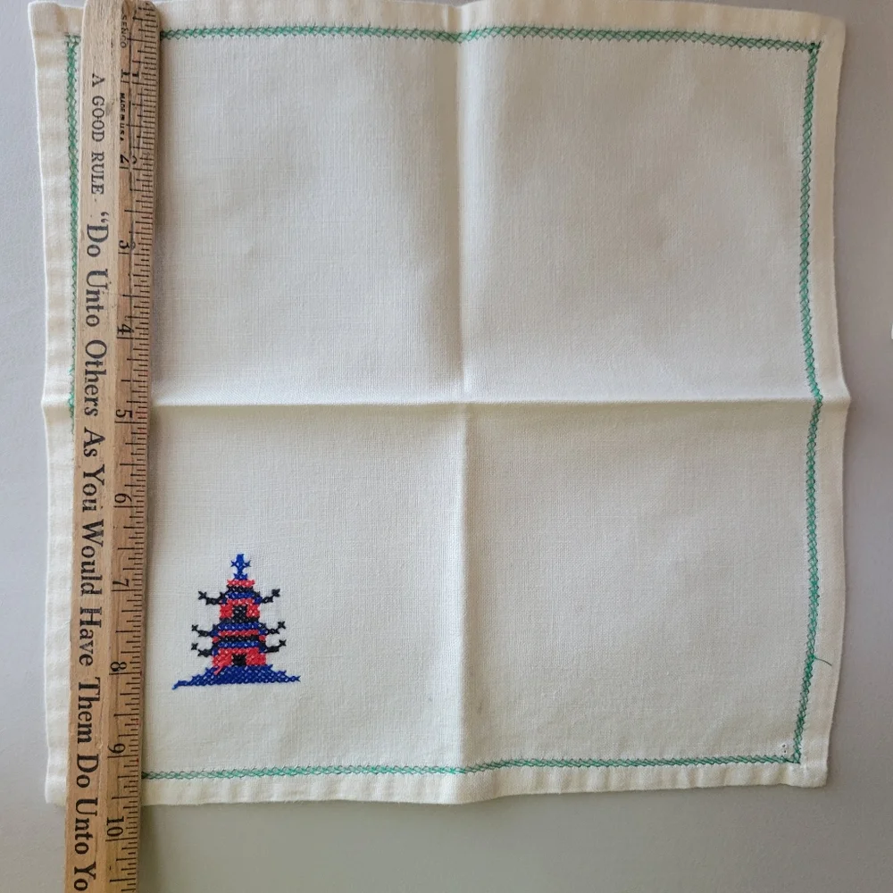 Vintage Embroidered Cloth Napkins (4) Cross-stitch Pagoda or Lighthouse? Nice!